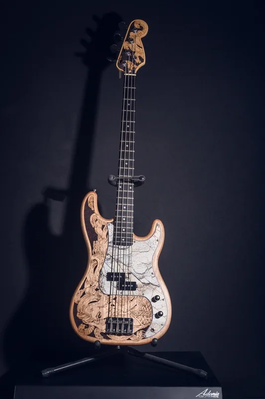 05022020-ADONIS Guitare_matpix studio4