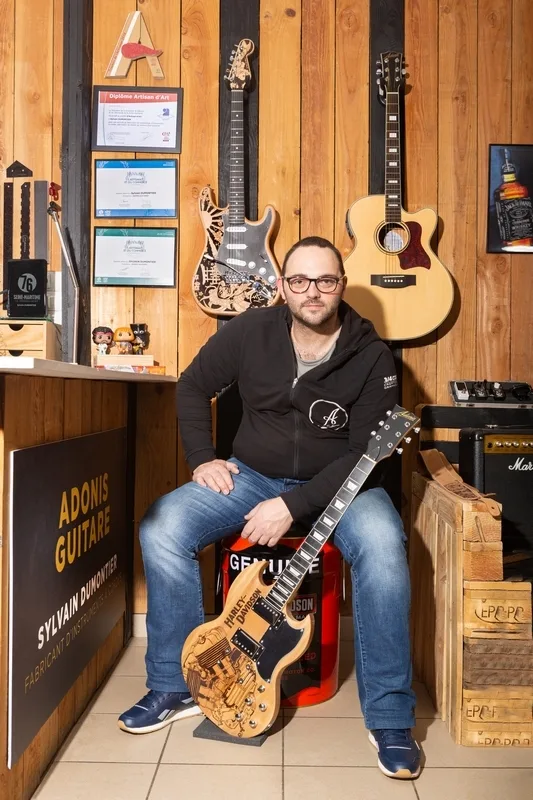 05022020-ADONIS Guitare_matpix studio8