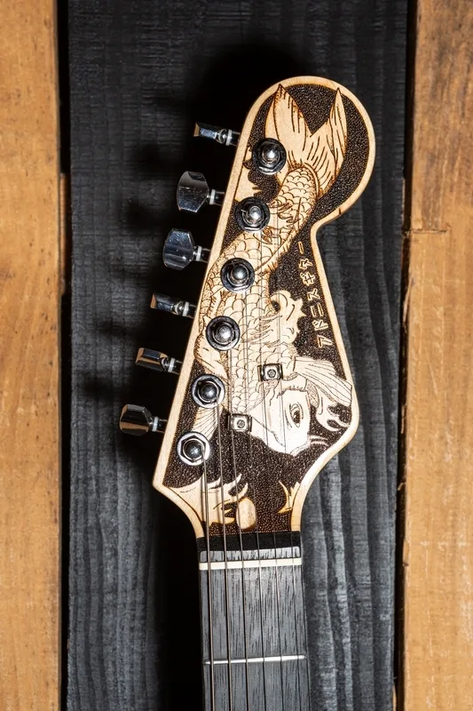 05022020-ADONIS Guitare_matpix studio3