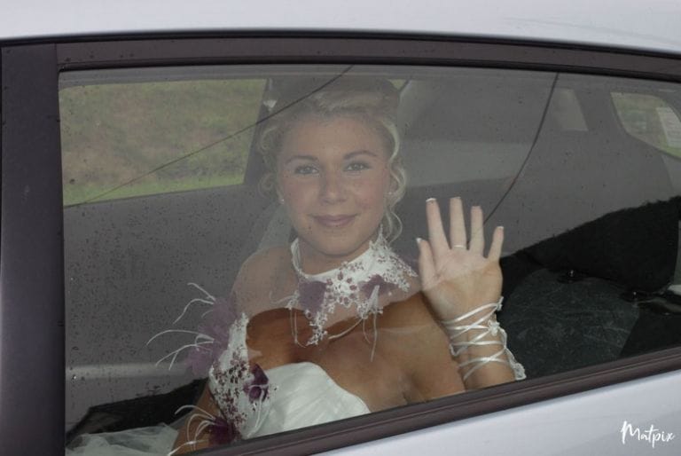 voiture-mariés-mariage-normandie-matpix_studio