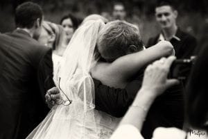 Mariage en Normandie : pourquoi choisir un photographe plutôt que votre ami ?