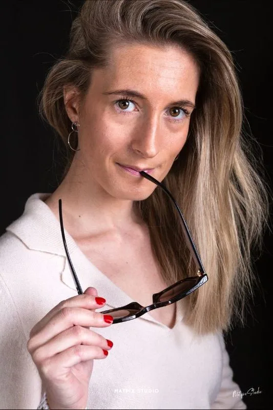 img_visuel-article-blog-shooting-portrait-claire-studio-photo-rouen-matpix studio (3)