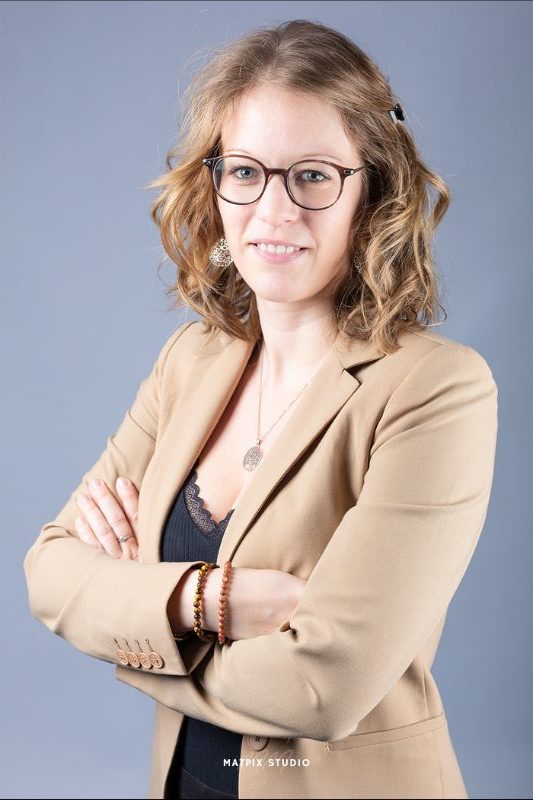 img_portrait-corporate-Morgane-Naze-immobilier-photographe-rouen-matpix studio (2)