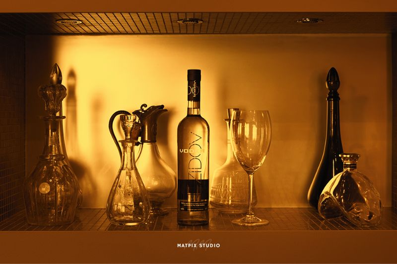 img_visuel-packshot-bouteilles-atk-vodka-photographe-rouen-matpix studio (2)
